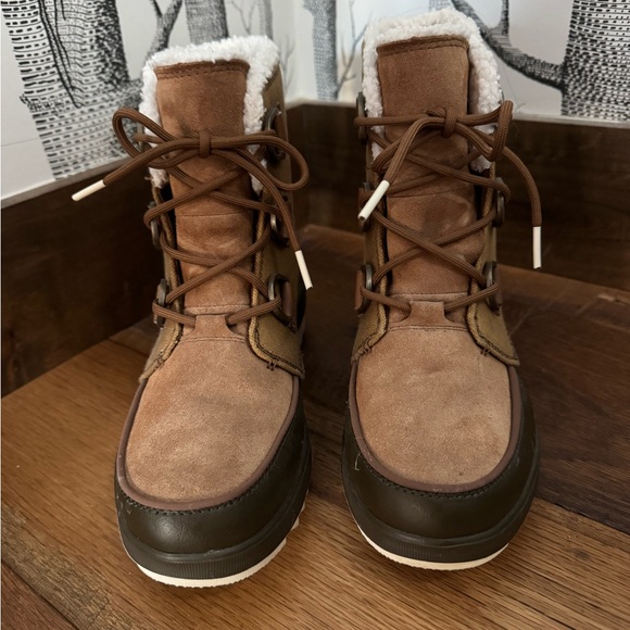 Sorel Cream Faux Fur Lined waterproof Boots - Picture 3 of 7